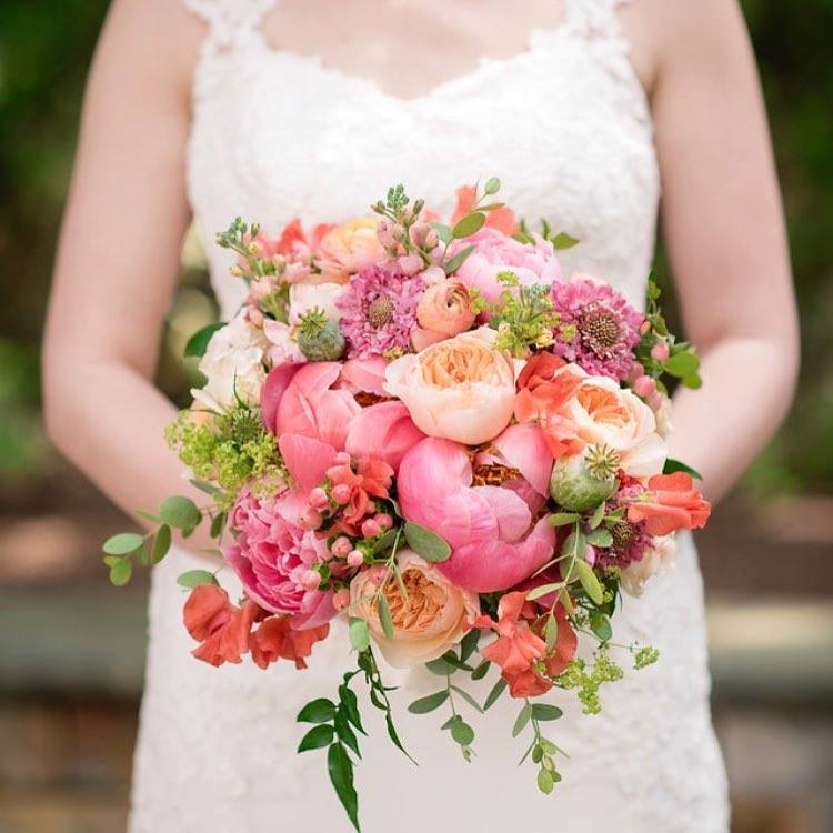 spring wedding ideas - bright bouquets