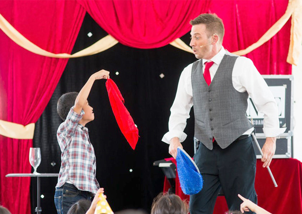 Kids Wedding Entertainment - Kids Magician