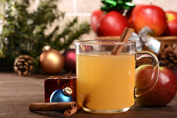 Winter Wedding - Hot Cider With Cinnamon Stick